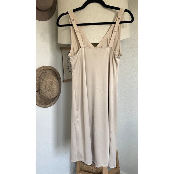 Vanity Fair Beige Slip Dress - Size 38 - Perfect Condition! - Picture 2 of 3